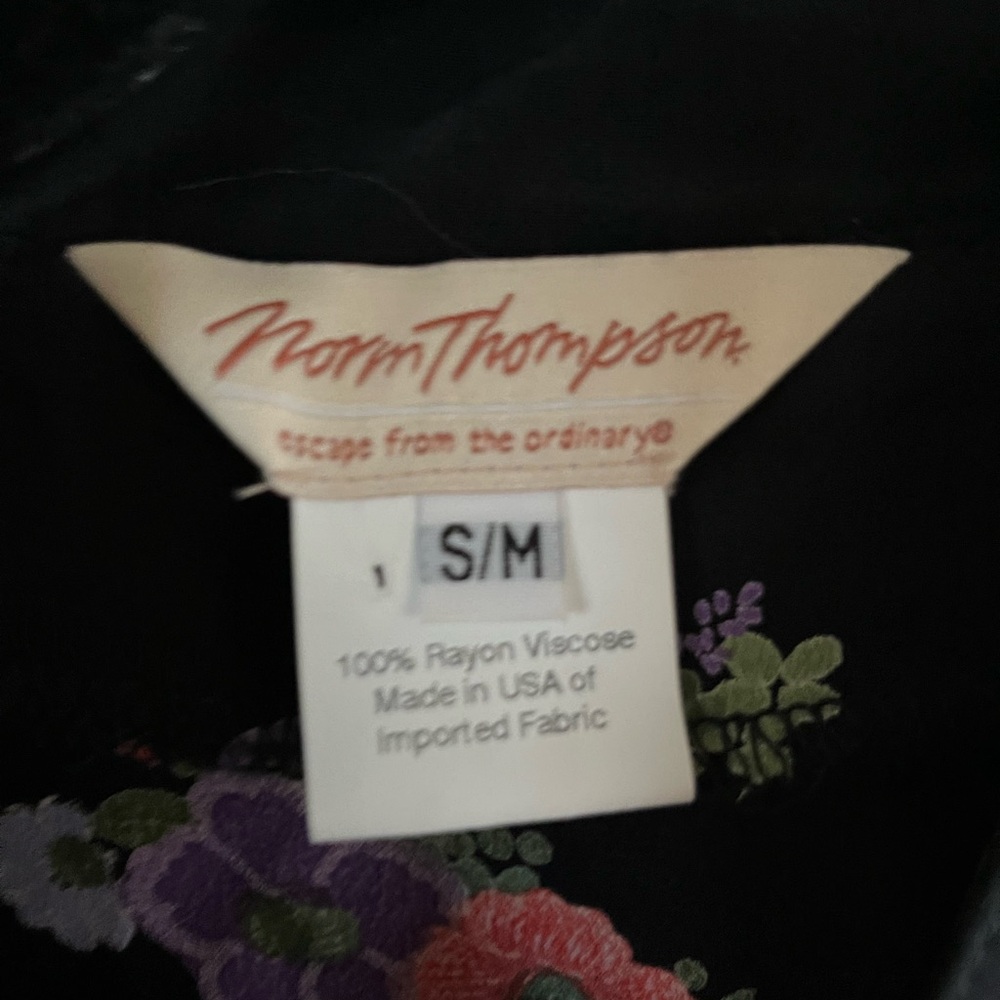 Norm Thompson Brand Black Floral Kimono-Style Women's Top - Picture 2 of 3